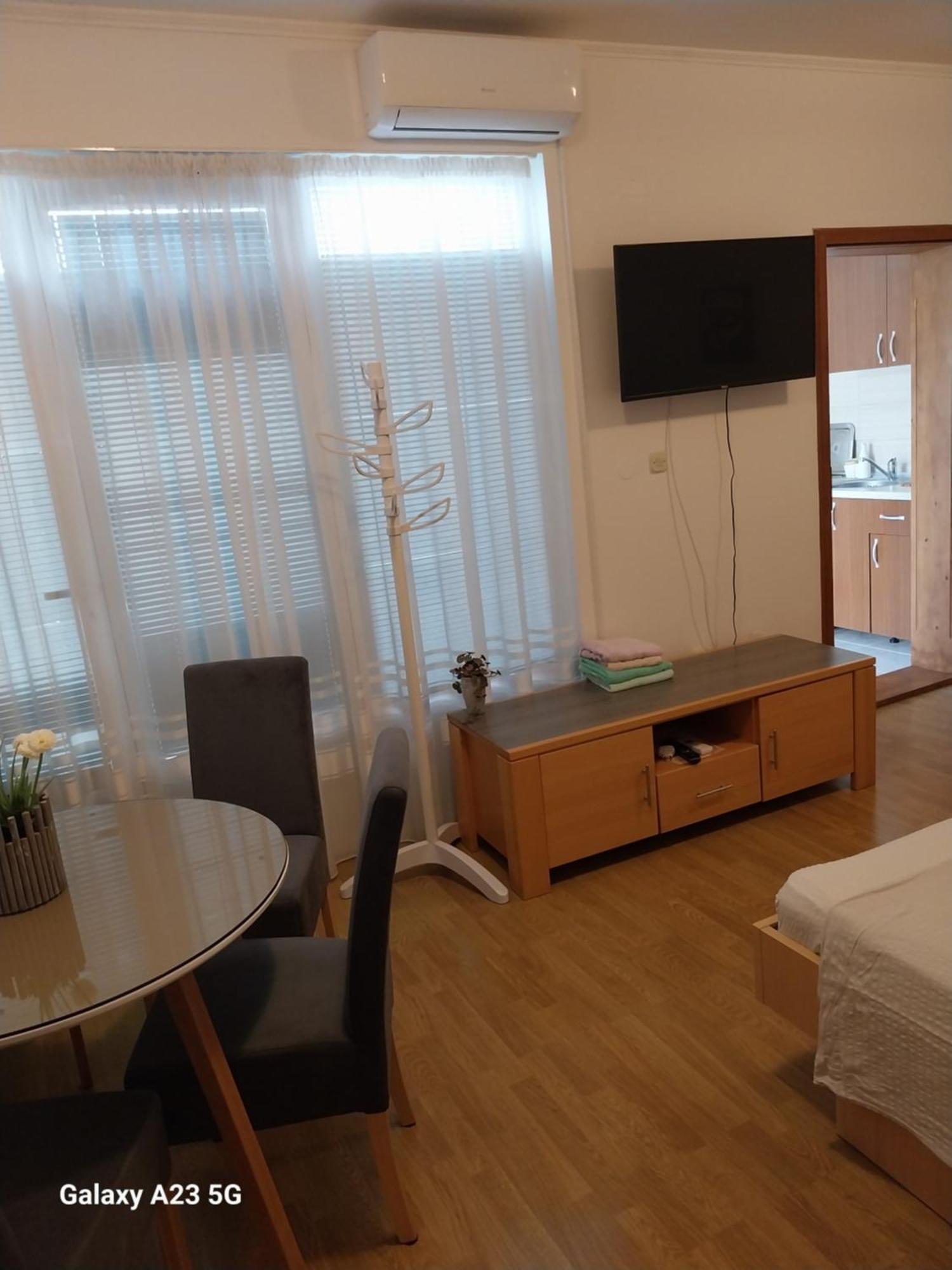 Apartmani Liberan Neum Room photo